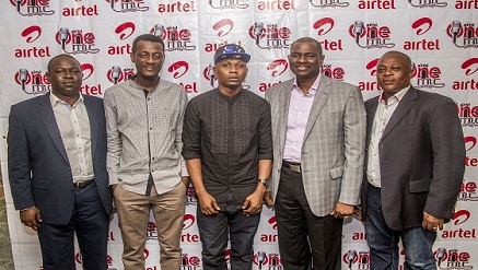 (L-r): Tolu Ojo, chief operations officer, Airtel Nigeria, Reminisce, upcoming Nigerian artiste, ID Cabasa, music producer, Segun Ogunsanya, managing director and chief executive officer, and Bayo Osinowo, regional operations director, Lagos, both from Airtel Nigeria, during the unveiling of 'Airtel One Mic' Talent-hunt show in Lagos.